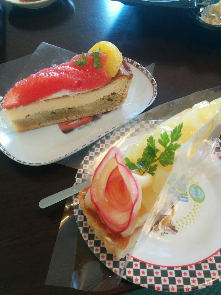 男性会員様とケーキを食べながら‘作戦会議’